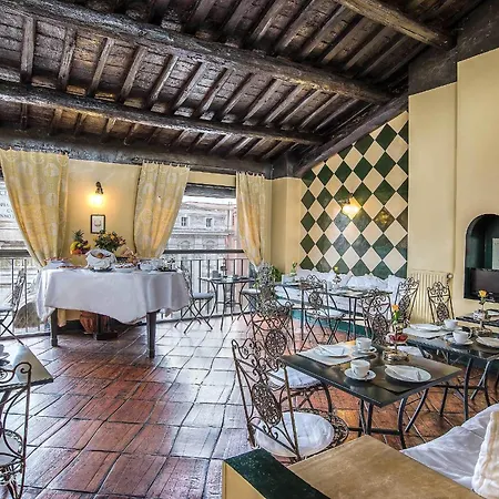 丰塔纳酒店 酒店