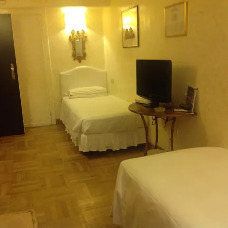 Hotel Fontana 3*