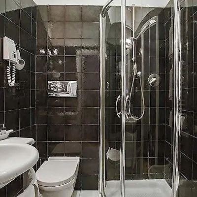 フォンタナ ホテル